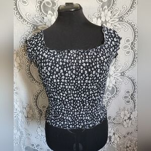 So - Black & White Shirred Frilled Short Sleeve/Off The Shoulder Shirt  - (L)